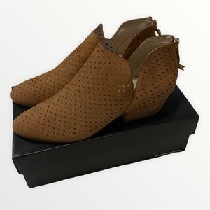 Kenneth Cole New York cooper western ankle booties size 9.5